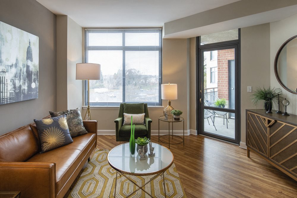 Curve 6100 Apartments