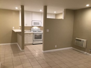 15749 Vanowen Street 1-2 Beds Apartment for Rent - Photo Gallery 4