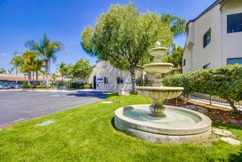 Harbor Cliff Apartments Exterior Building View - Photo Gallery 3