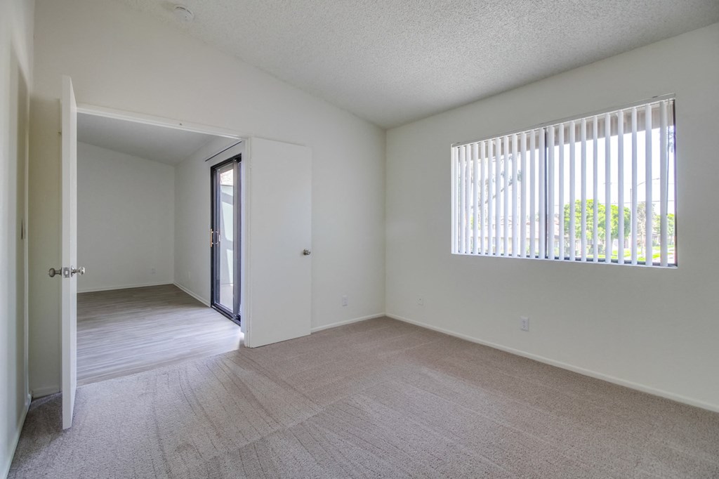 Harbor Cliff Apartments Empty Apartment Bedroom