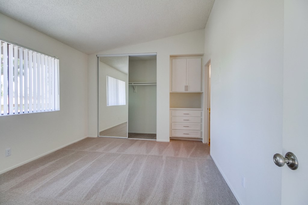 Harbor Cliff Apartments Empty Apartment Bedroom & Closet