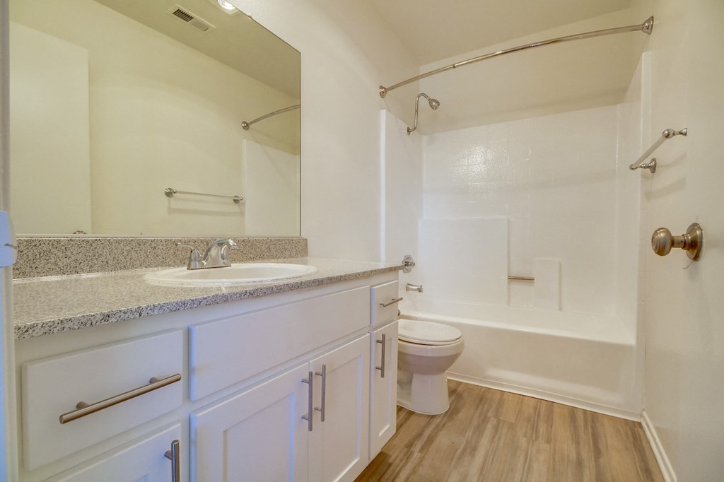 Harbor Cliff Apartments Empty Apartment Bathroom