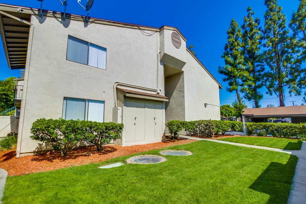 Harbor Cliff Apartments Exterior Building Side View