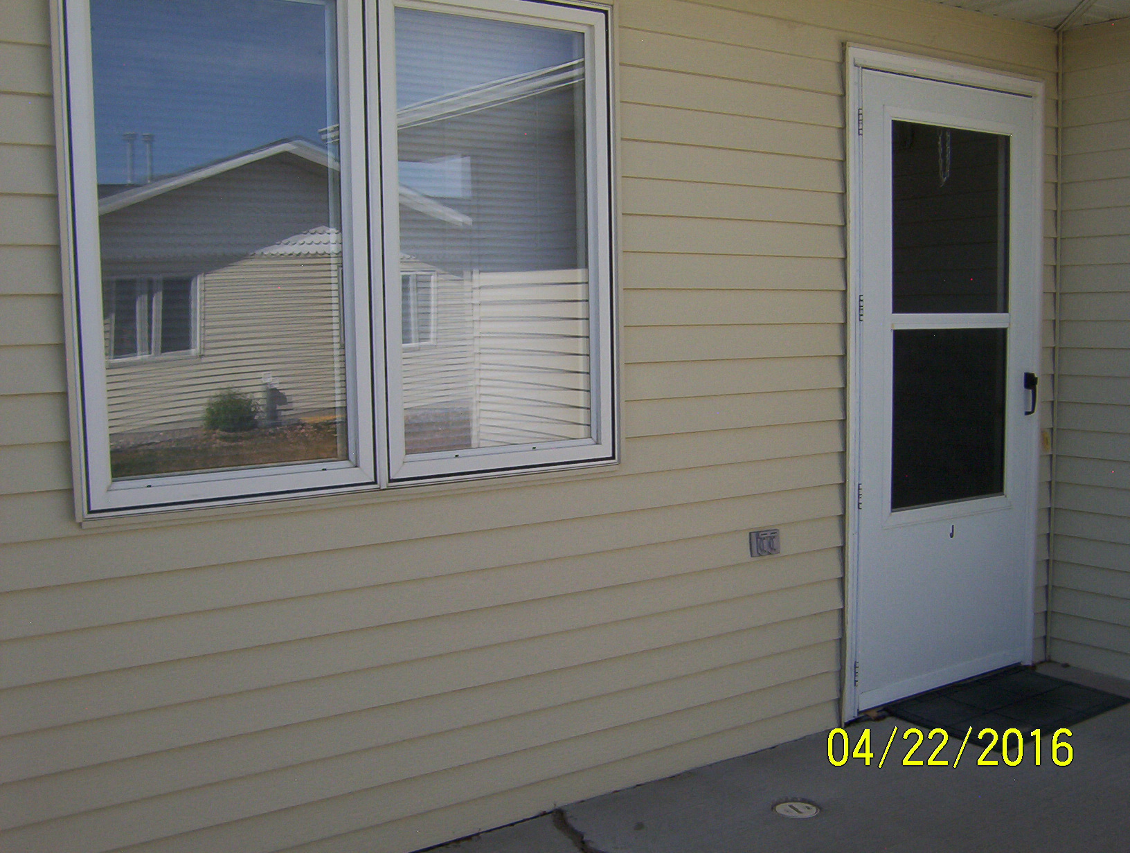 External entrance to apt