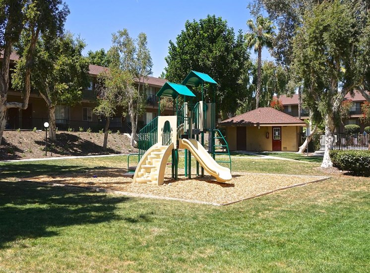 El Cajon, Ca 92020 l Forest Park Apartments for rent