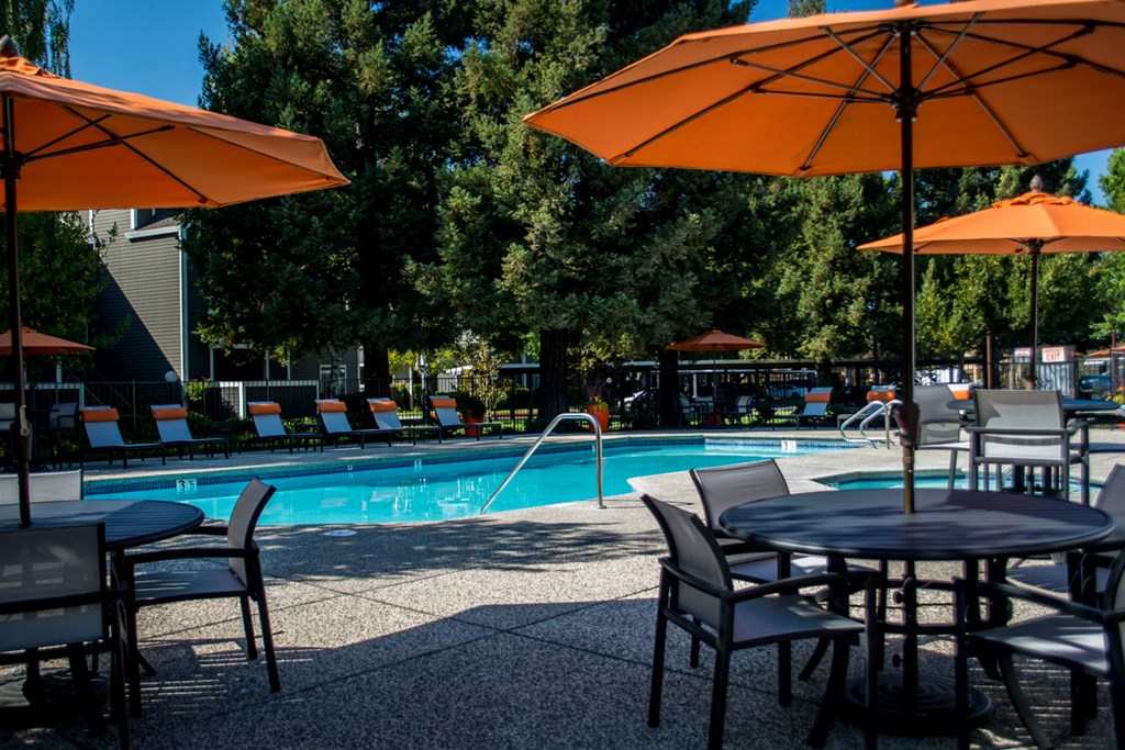 Pool and seating l Waterford Cove Apartments in Sacramento CA