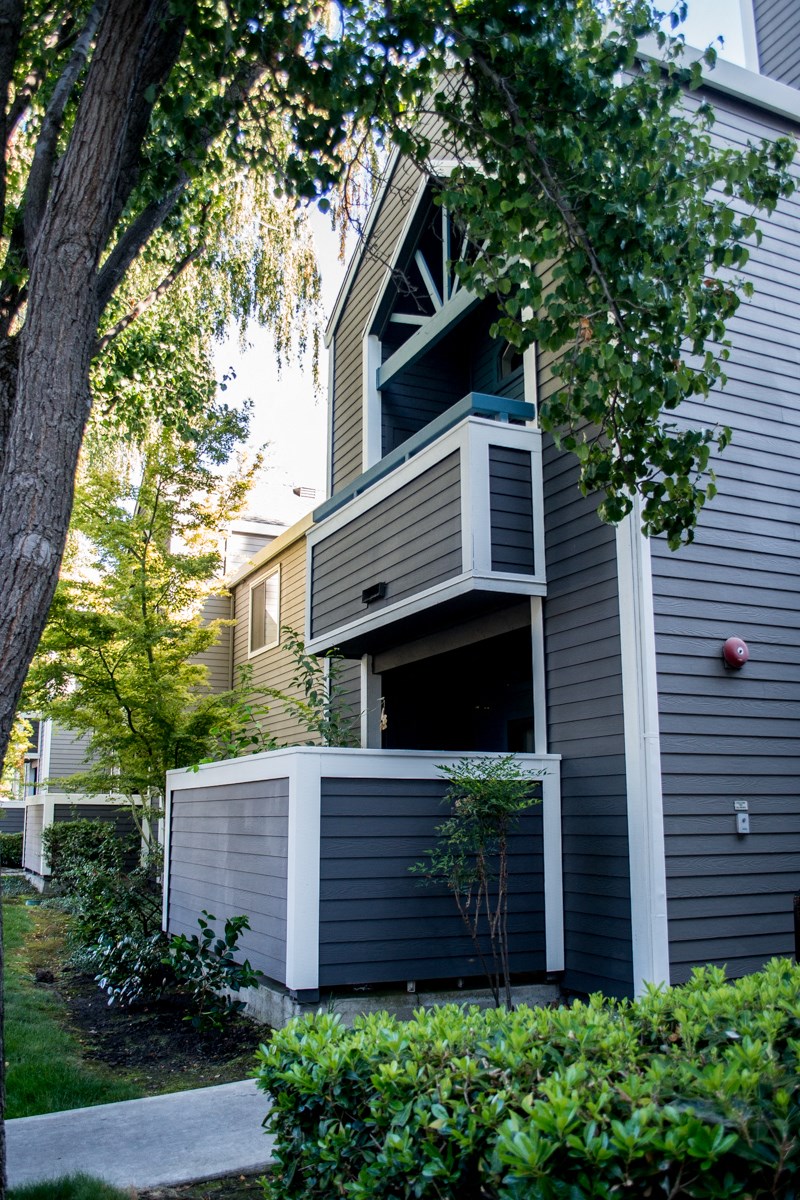 Exterior Building l Waterford Cove Apartments in Sacramento CA