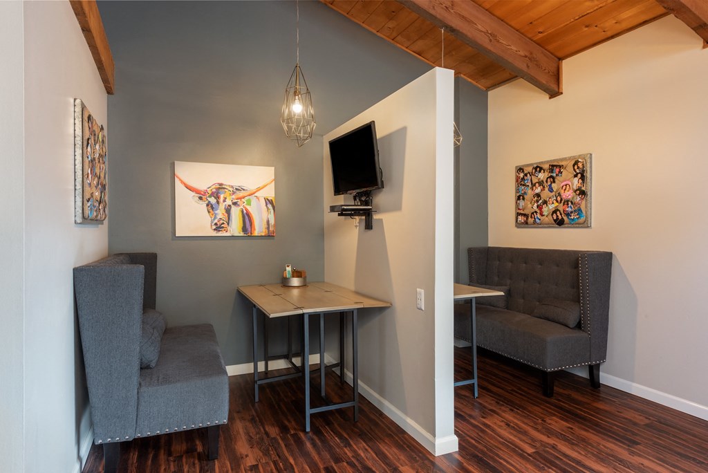 Entertaining lounge at Whisper Hollow Apartments, Maryland Heights, Missouri