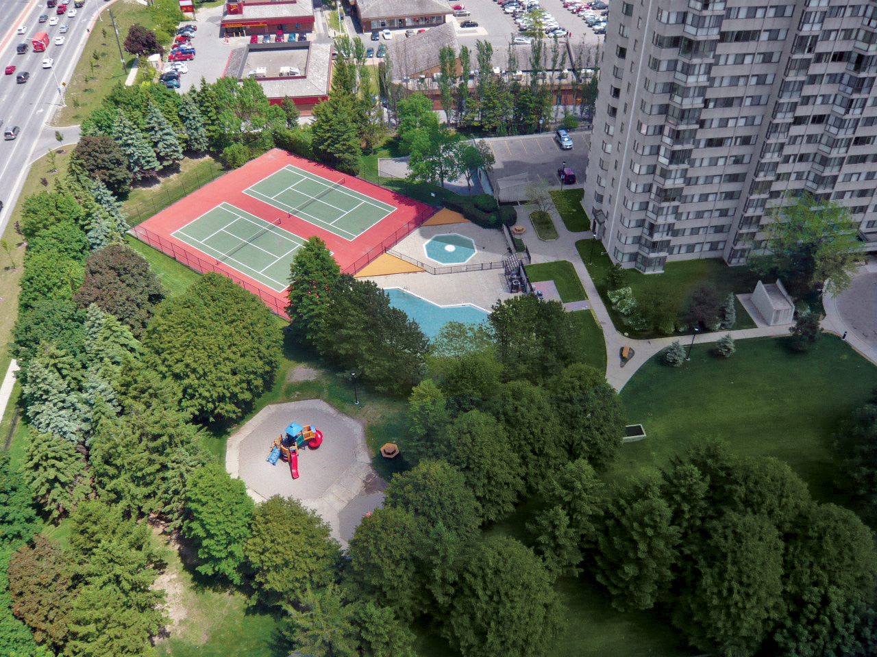 8 Silver Maple Court Aerial