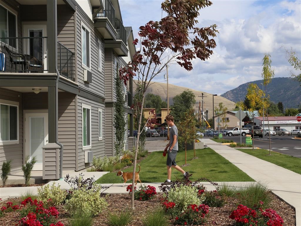 Outdoor Walking Paths at Corso Apartments, Missoula, MT