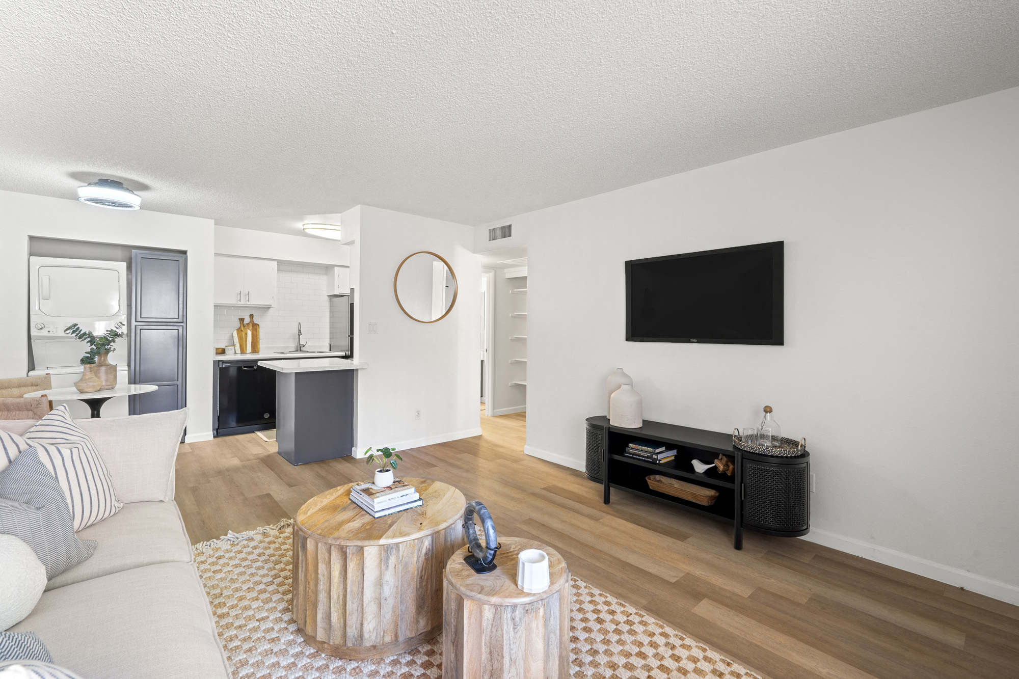 Oakridge Apartments - One Bedroom Model