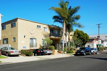 1640 Barry Avenue 1-2 Beds Apartment for Rent - Photo Gallery 3