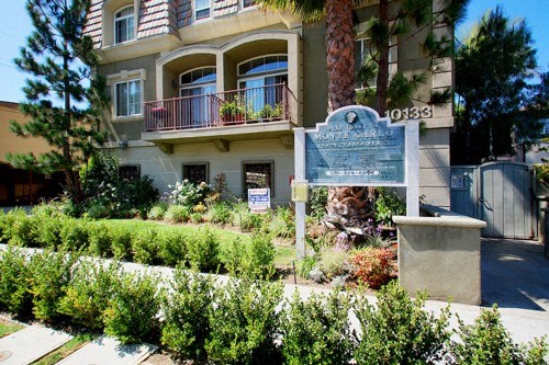 Courtyard Garden at Lido Apartments - 10133 Tabor St, Los Angeles, CA