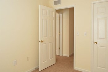 2679 Alessandro Boulevard 2-3 Beds Townhouse for Rent - Photo Gallery 5