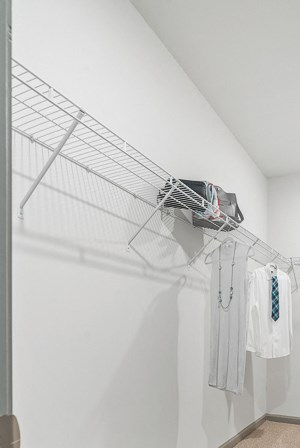 Hawthorne at the Glen Spacious Closet