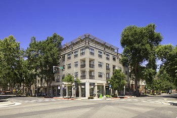 Exterior building shot 1801 L Apartments - Photo Gallery 6