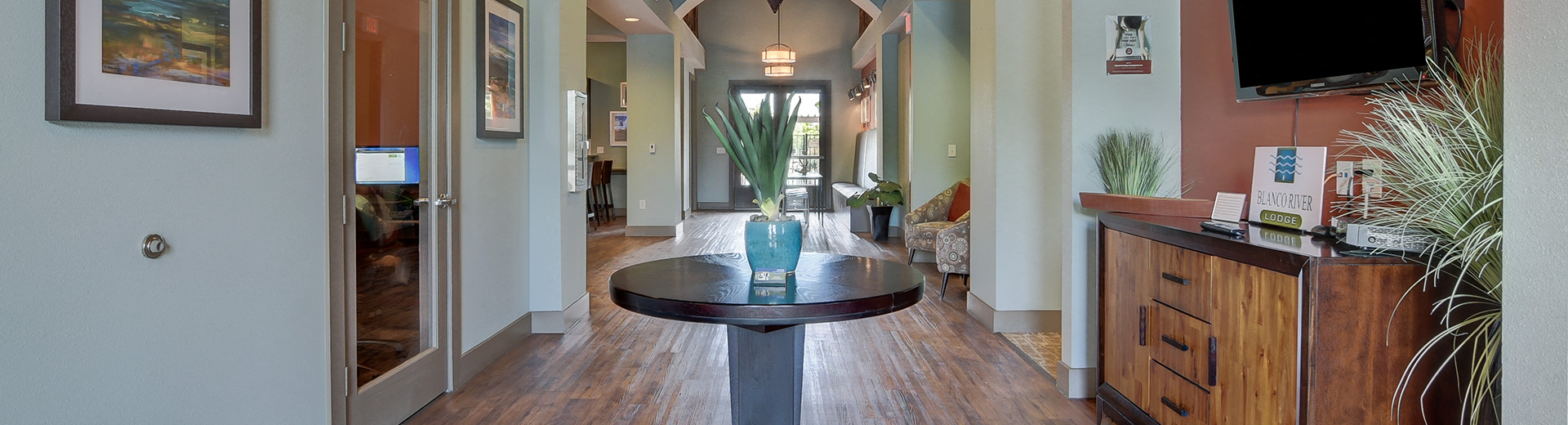 San Marcos Apartments l Blanco River Lodge Apartments