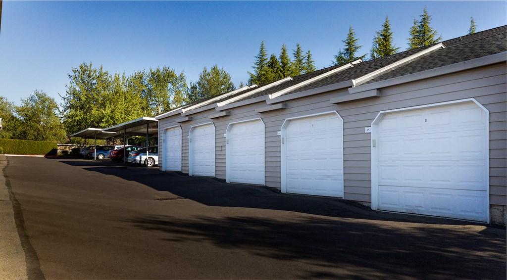 Garages at Creekside At Tanasbourne, Hillsboro
