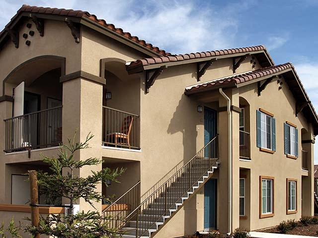 Exterior building View l Cordova Apartments in Selma CA
