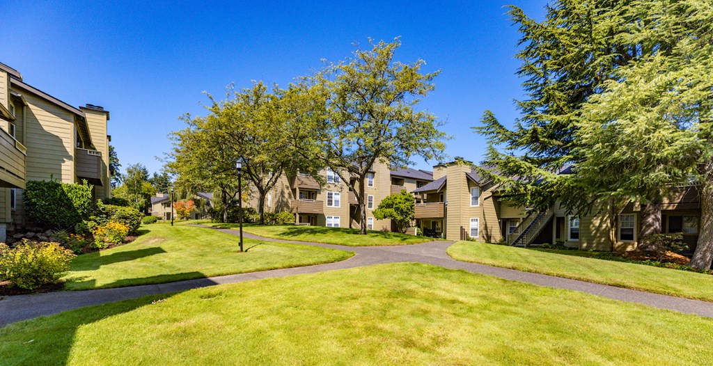 Courtyard at Overlook at Murrayhill, Oregon