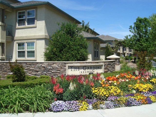 Exterior Building and Landscape l Gardens at Ironwood in Pleasanton CA