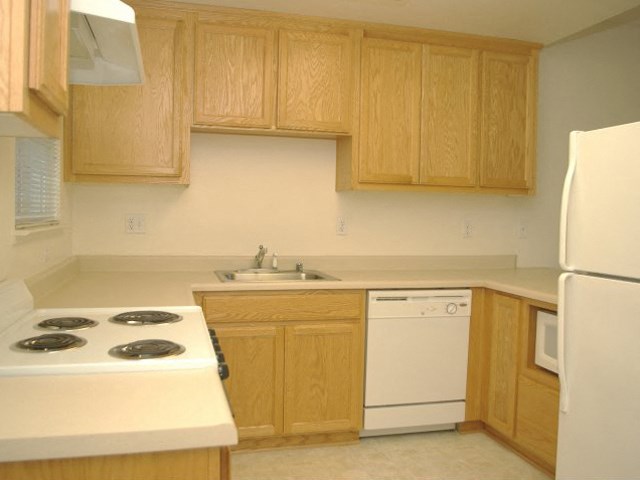 Kitchen  l Gardens at Ironwood in Pleasanton CA 