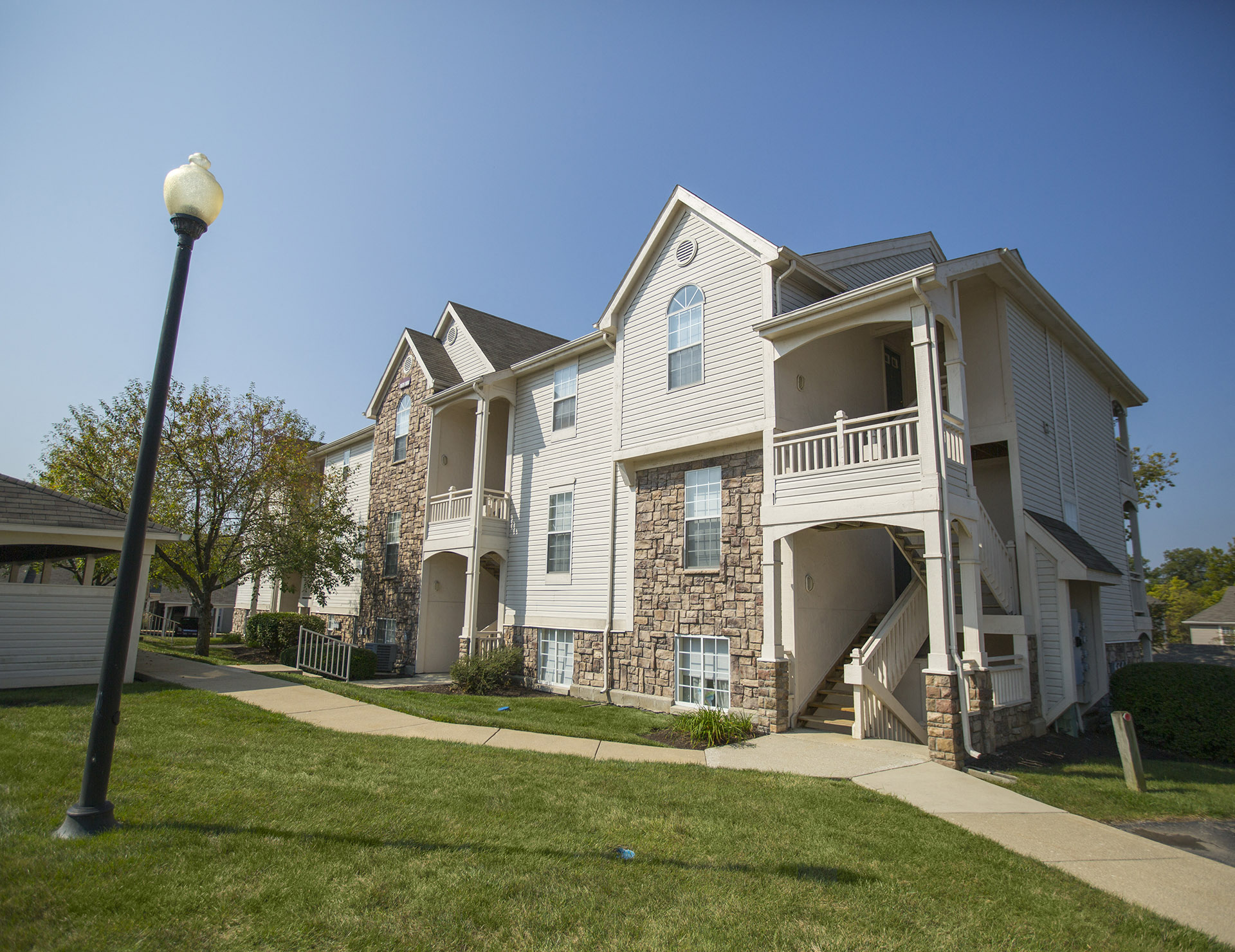Sand Creek Woods Apartments in Fishers, IN