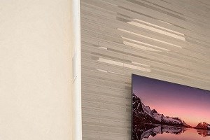 Apartments in Folsom for Rent -Hub Apartments - Grey Chairs, Blue Modern Ottoman, Brown Area Rug, and High Ceilings
