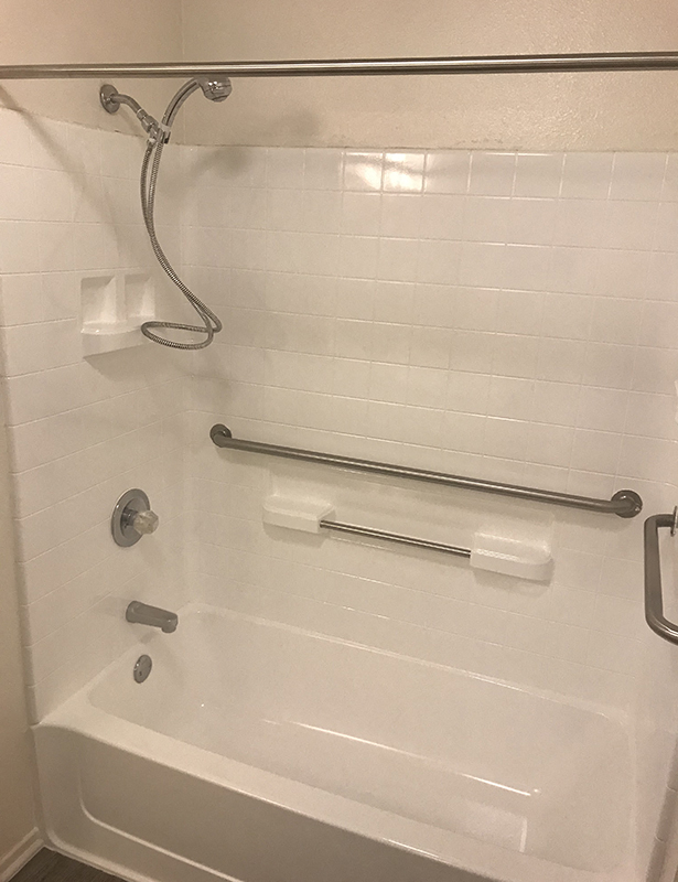 Shower / Tub