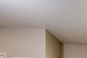 Lincoln Garden | Apartments living room - Photo Gallery