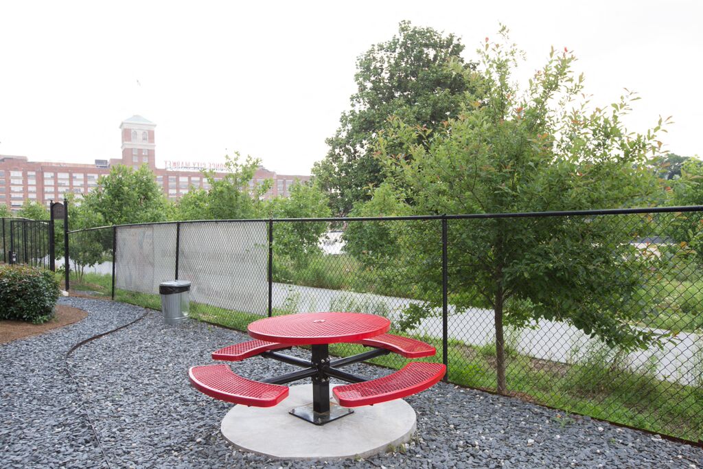 Exterior Picnic Table at Highland View Apartments, Atlanta, GA, 30306