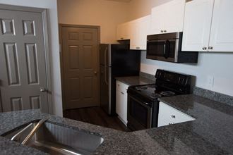Fully Equipped Kitchen at Highland View Apartments, Atlanta, Georgia - Photo Gallery 5