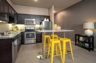 459 23Rd Street Studio Apartment for Rent - Photo Gallery 1