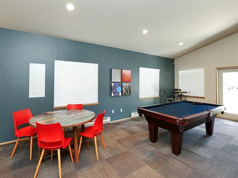Community Lounge at THE MEADOWS BY VINTAGE, Washington, 98226