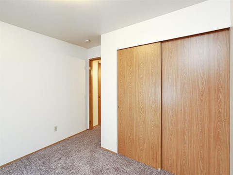 Bedroom Closet at THE MEADOWS BY VINTAGE, Washington
