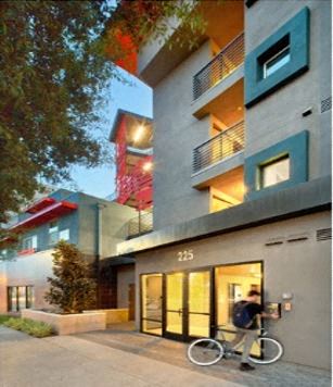 Building exterior  l The Meridian Apartments in Los Angeles, CA