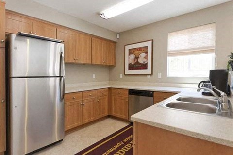 Kitchen l Mirandela Apartments in Rancho Palos Verdes