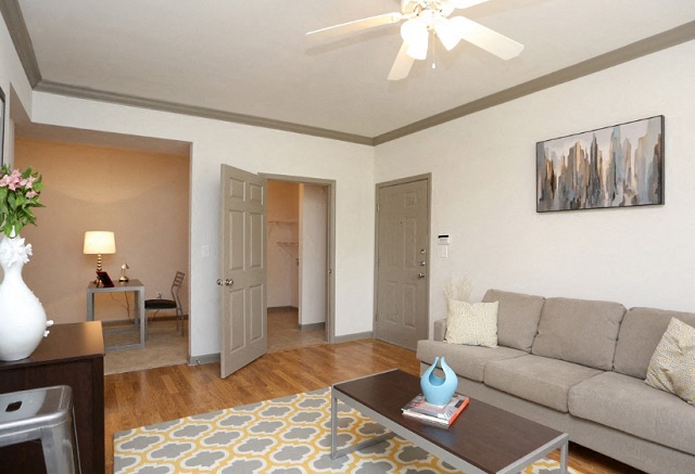 Ceiling Fan In Living Room at Monroe Place Apartments, Georgia, 30324