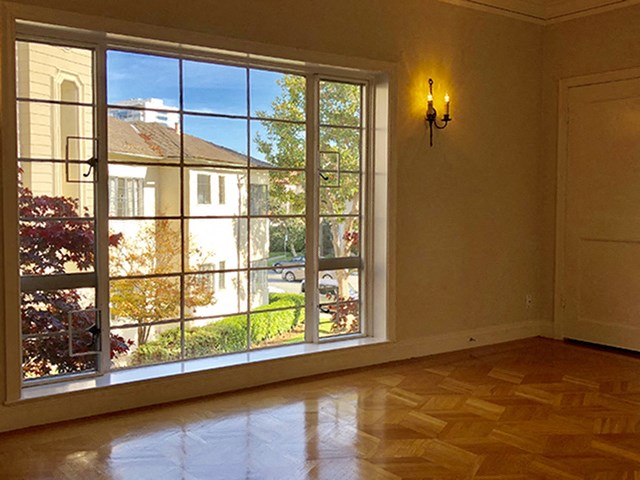 Living Room l The Monterey Garden Apartments in San Mateo CA