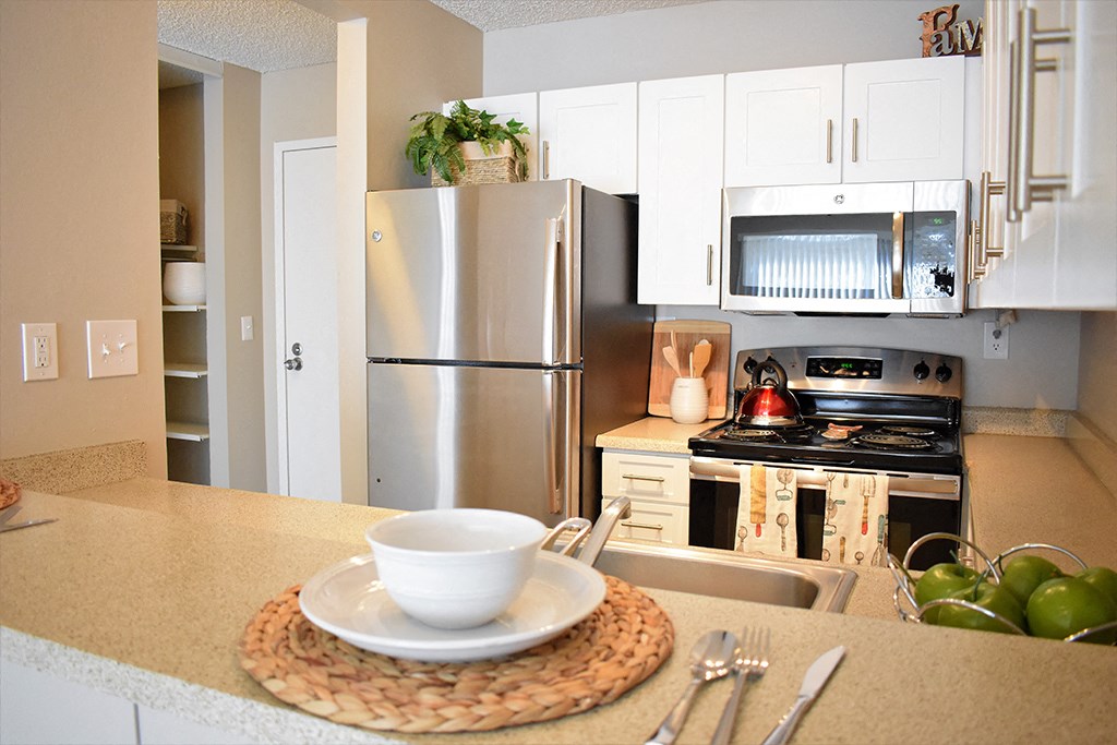 Breakfast Counter | Parc Station Apartments in Santa Rosa, CA
