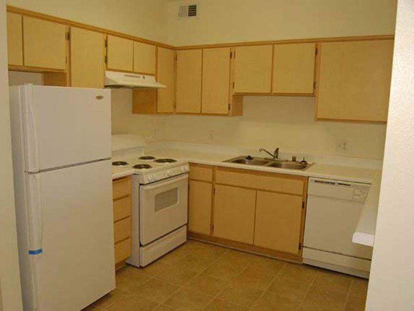 Kitchen l Portofino Villas Apartments in Pomona CA