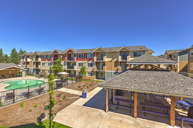 Sky view of Community picnic area at Quilceda Creek Apartments