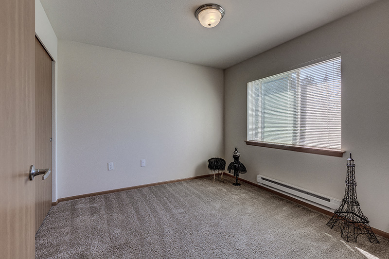 Bedroom | Quilceda Creek apts in Marysville