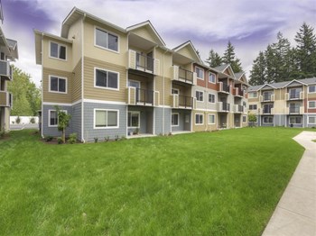 Building View | Quilceda Creek apts in Marysville
