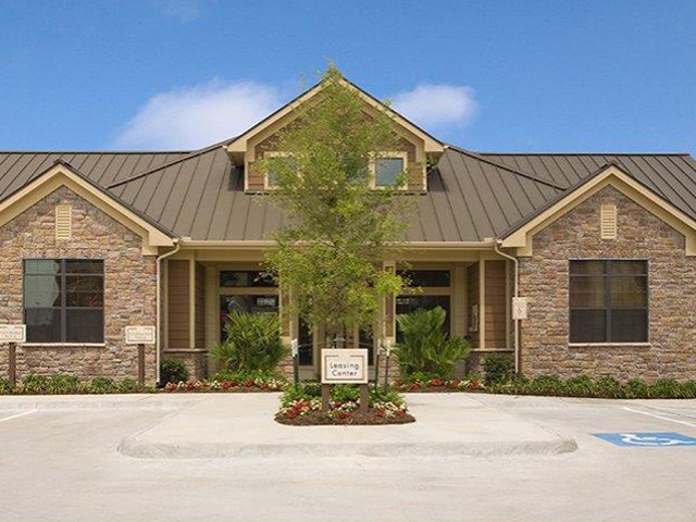 Heritage Square Apartments, 1700 Breezy Dr., Waco, TX - RENTCafé