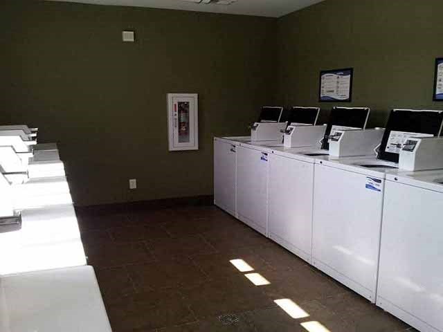 Laundry Facility   l Santa Fe Apartments in Bakersfield CA