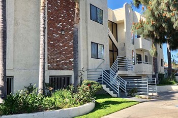 Exterior view of community and sidewalk - Photo Gallery 4