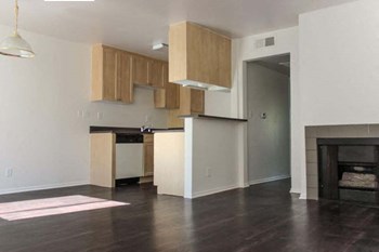 Living room and kitchen area - Photo Gallery 5