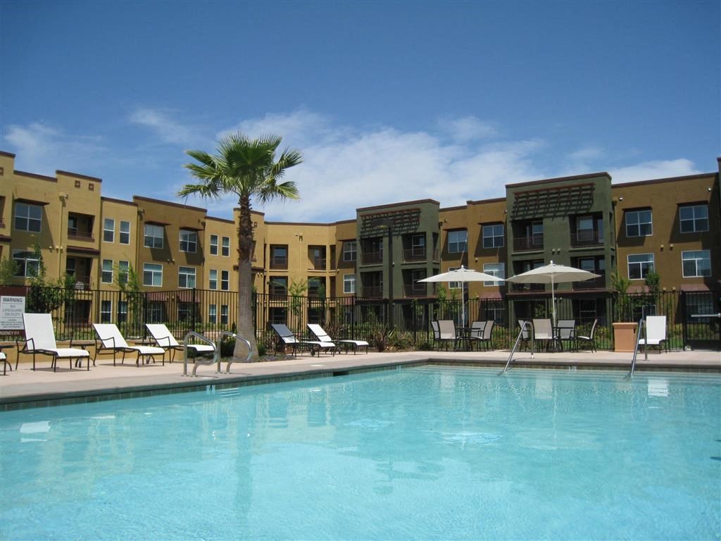 Poolside Lounge Chairs | Seasons at Laguna Ridge in Elk Grove