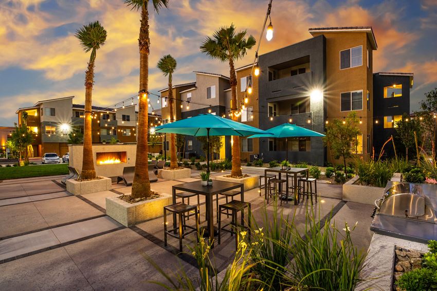 Solana Apartments | Courtyard - Photo Gallery